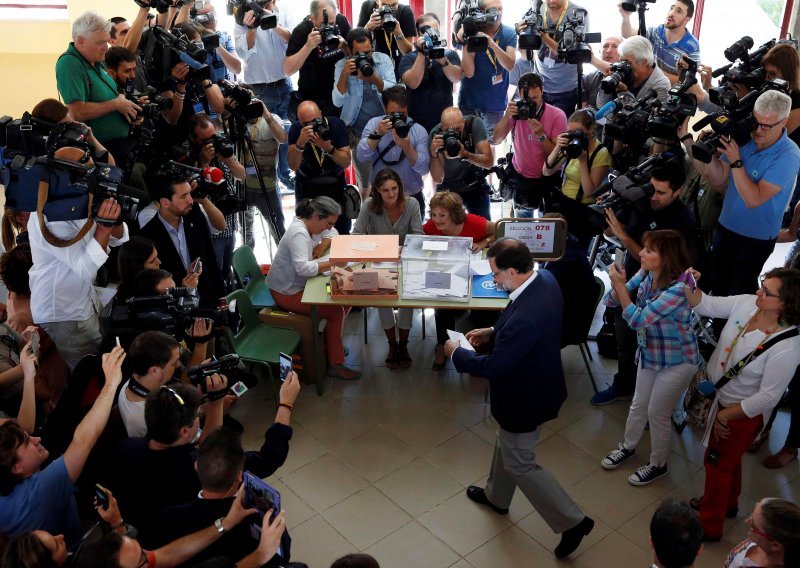 Španjolci na biralištima, odaziv isti kao u prosincu