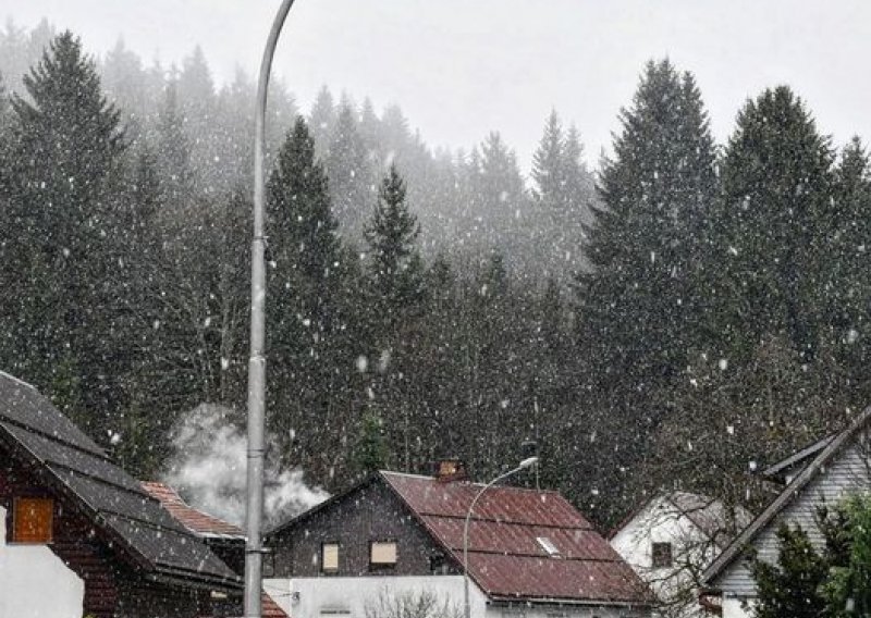 [VIDEO] Stigla prava zima: Gorski kotar zabijelio je snijeg!