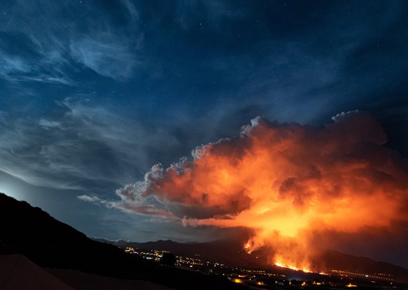 [FOTO] Novi problemi zbog vulkana na La Palmi: Nekoliko tisuća stanovnika završilo u karanteni zbog mogućnosti isparavanja otrovnih plinova