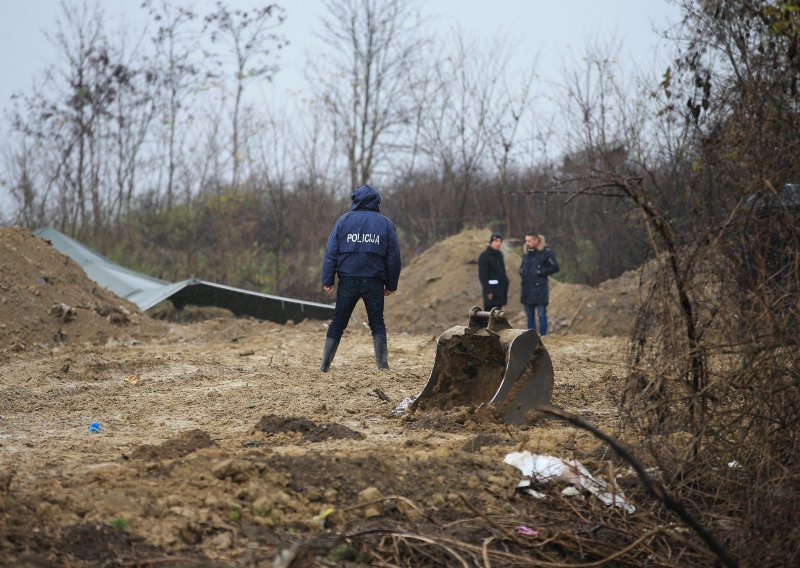 Ekshumirani posmrtni ostatci najmanje 11 osoba iz masovne grobnice kod Vukovara