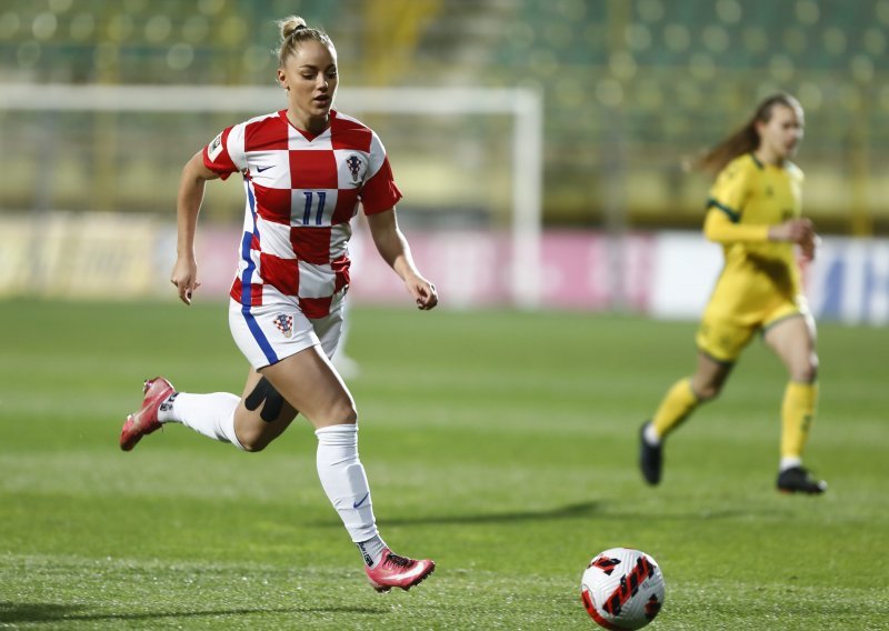 [FOTO] Najljepša nogometašica svijeta debitirala u hrvatskom dresu, a sve je začinjeno i prvim bodom Gračanove ekipe