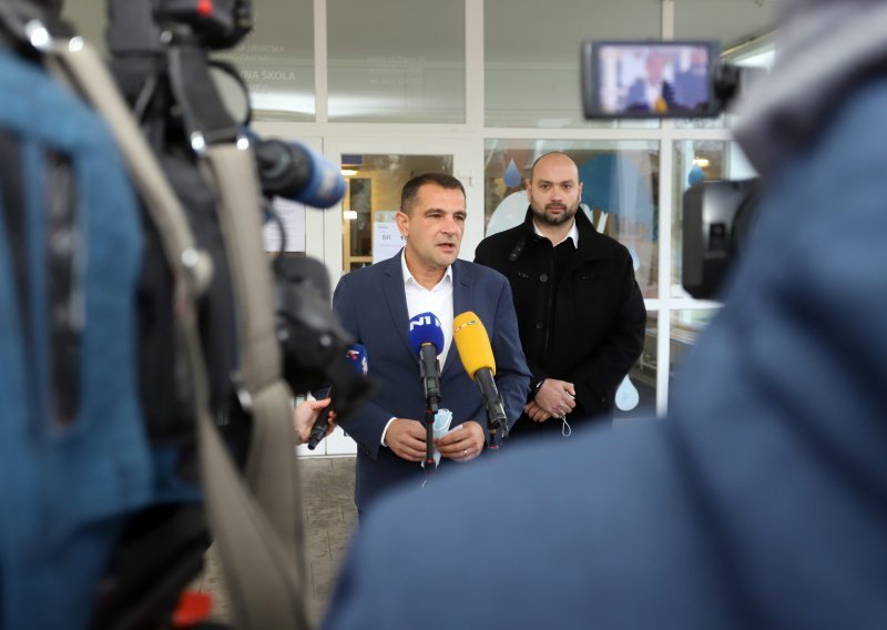 [FOTO/VIDEO] Matija Posavec pomeo konkurenciju - vraća se na funkciju međimurskog župana: 'Nema euforije'
