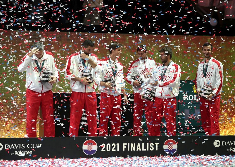 Hrvatski tenisači nisu osvojili Davis cup, ali su apsolutna senzacija ovog natjecanja i zaslužili su doček dostojan prvaka; zato svi dođite na glavni zagrebački trg