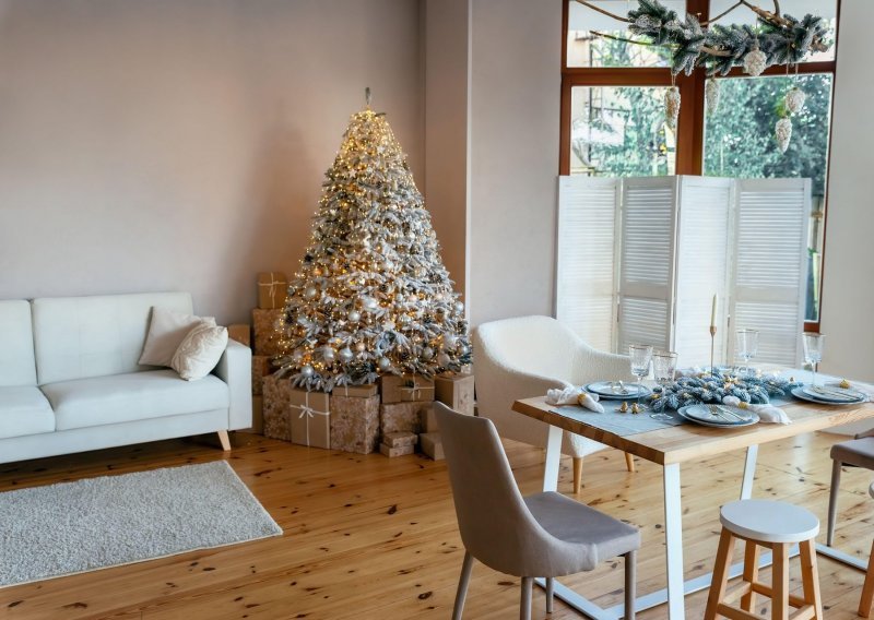 Trikovi koje se isplati isprobati: Evo kako ukrasiti božićno drvce poput profesionalca