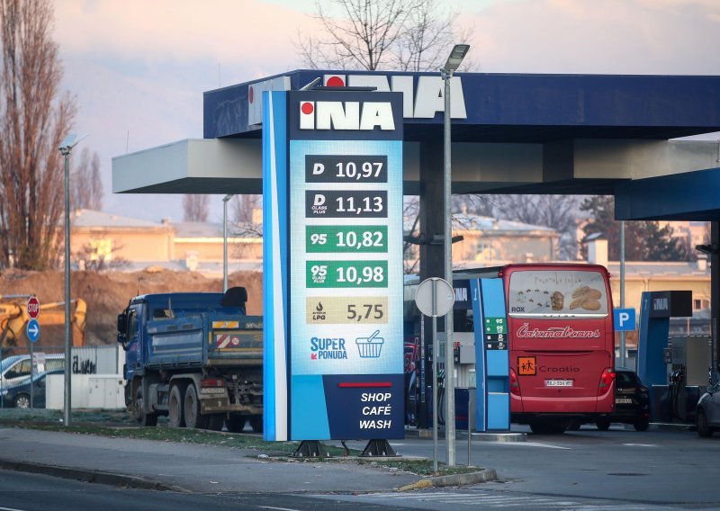 [FOTO/VIDEO] Gorivo pojeftinilo, pogledajte nove cijene benzina i dizela
