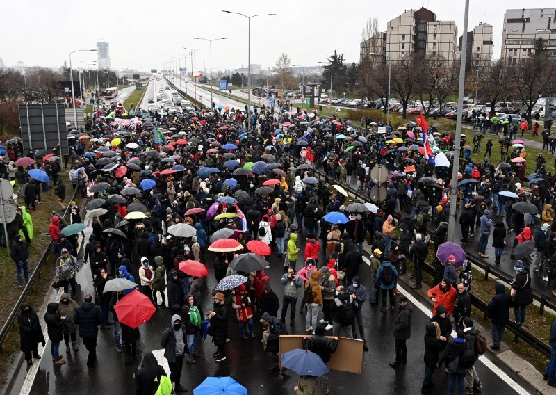 [FOTO] Vučić popustio, ali prosvjedi u Srbiji se nastavljaju: Nećemo odustati dok ne otjeramo Rio Tinto!