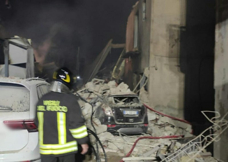 [FOTO] Četvero mrtvih i  pet nestalih nakon eksplozije u zgradi na Siciliji