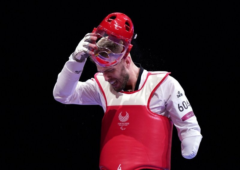 Ivan Mikulić odličnu godinu zaključio svjetskim srebrom u parataekwondou