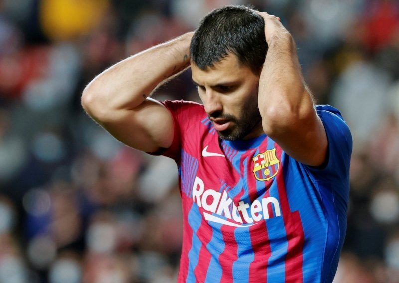 Tužan završetak veličanstvene karijere; Sergio Aguero u suzama objavio oproštaj od nogometa