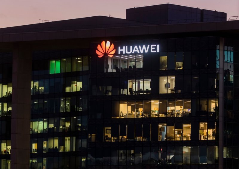 Huawei tvrdi: Imamo kvalitetniji automobil od Tesle