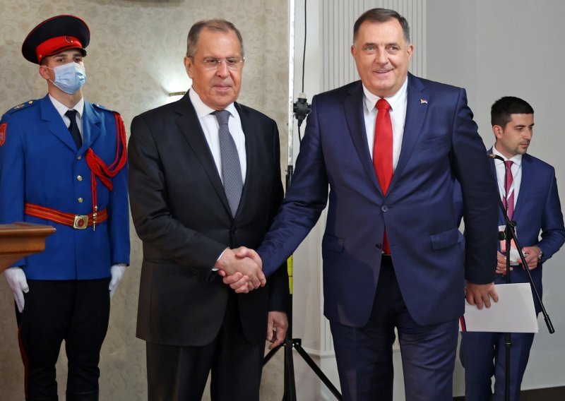 Lavrov razgovarao s Dodikom o implementaciji dogovora s Putinom