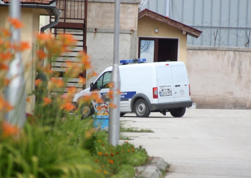 BiH: Za ratne zločine optuženo osam srpskih policajaca i četiri pripadnika Armije BiH