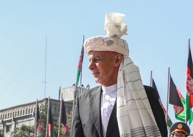 Bivši afganistanski predsjednik Ghani opravdava napuštanje zemlje