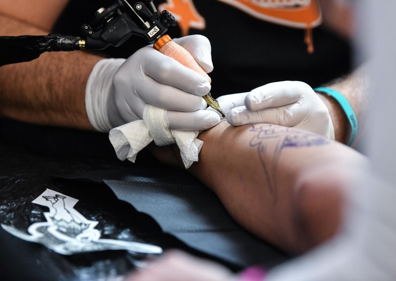 Stupila na snagu zabrana opasnih kemikalija u tetovažama i trajnoj šminki