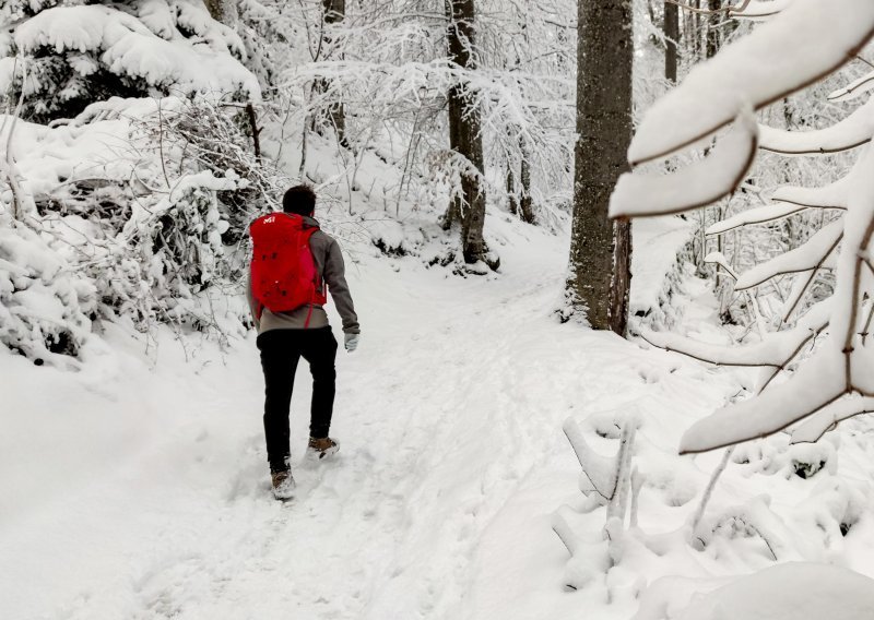 [VIDEO/FOTO] Prvi ovogodišnji snijeg zabijelio Hrvatsku, pogledajte kako pod bijelim pokrivačem izgledaju Medvednica, Rastoke...