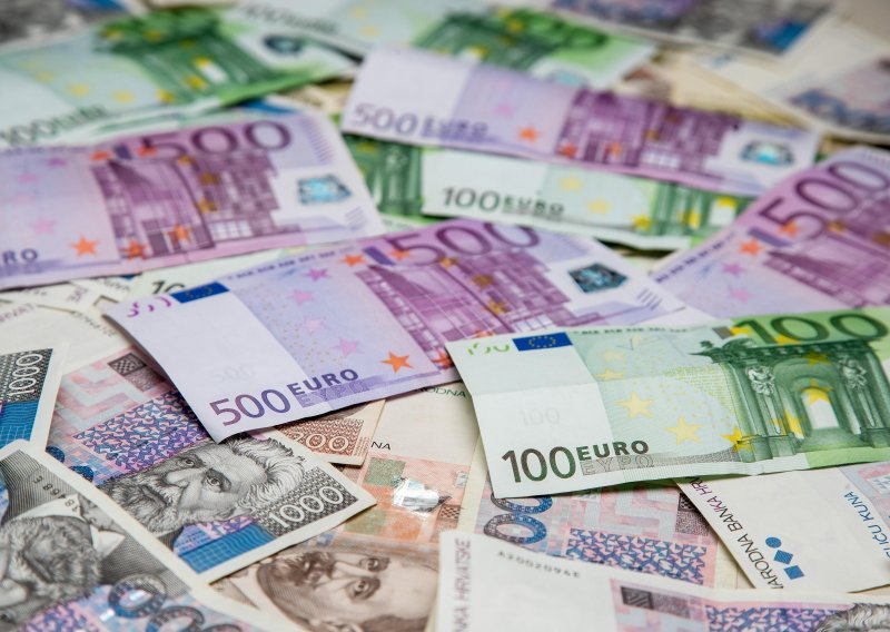 Istraživanje HNB-a pokazalo kako bi slabljenje kune prema euru donijelo više štete nego koristi