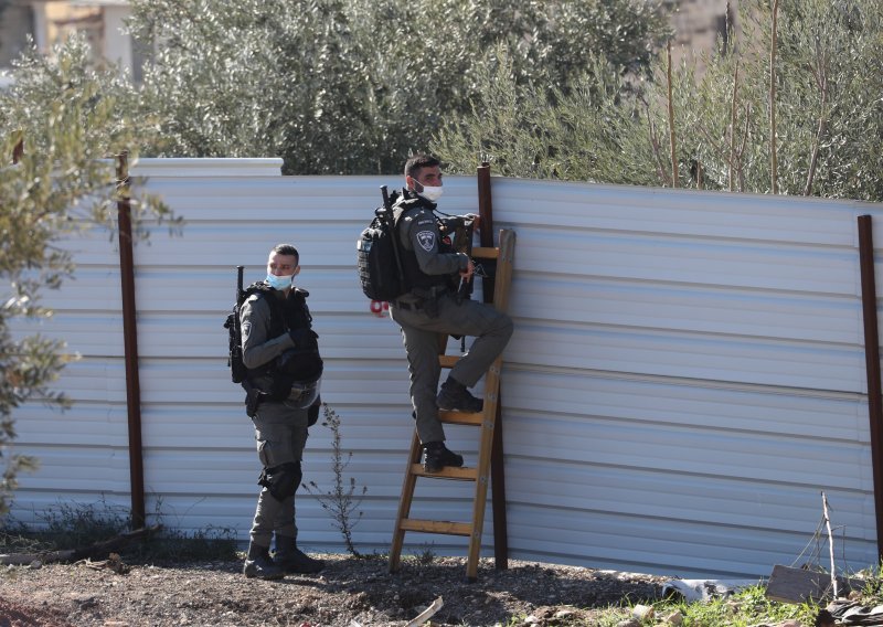 Izraelska policija istjerala palestinsku obitelj u četvrti Istočnog Jeruzalema
