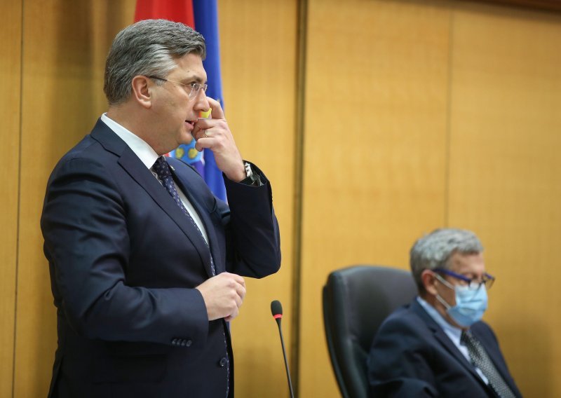 Premijer Plenković najavio idućeg tjedna novo fiksiranje cijena goriva. Može li to zauzdati inflaciju?