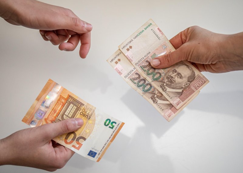 Ekonomski stručnjaci analizirali kako uvođenje eura utječe na kamatne stope, inflaciju...