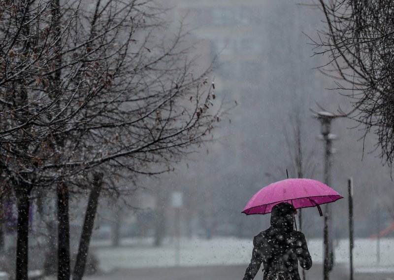 [VIDEO] U Zagrebu počeo padati snijeg, Holding poslao upozorenje
