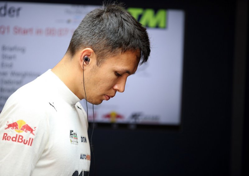 Vratio se u Formulu 1, a prvog dana s momčadi doživio je neugodan incident; svi su se bacili u potragu…