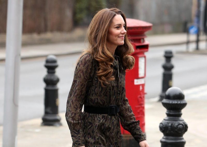 Kate Middleton pohvalila se novom haljinom u kolekciji, a zna i kako je treba stilizirati