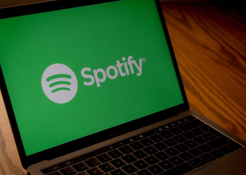 Nakon vala kritika, Spotify uvodi upozorenja uz dezinformacije o covidu-19