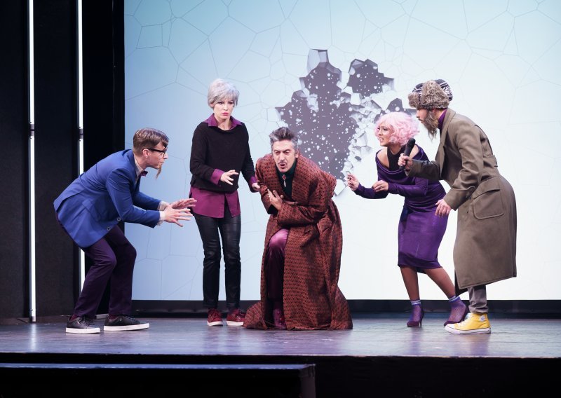 Teatar &TD najavljuje nove izvedbe slavne Ionescove drame 'Kralj umire', donosimo fotografije predstave