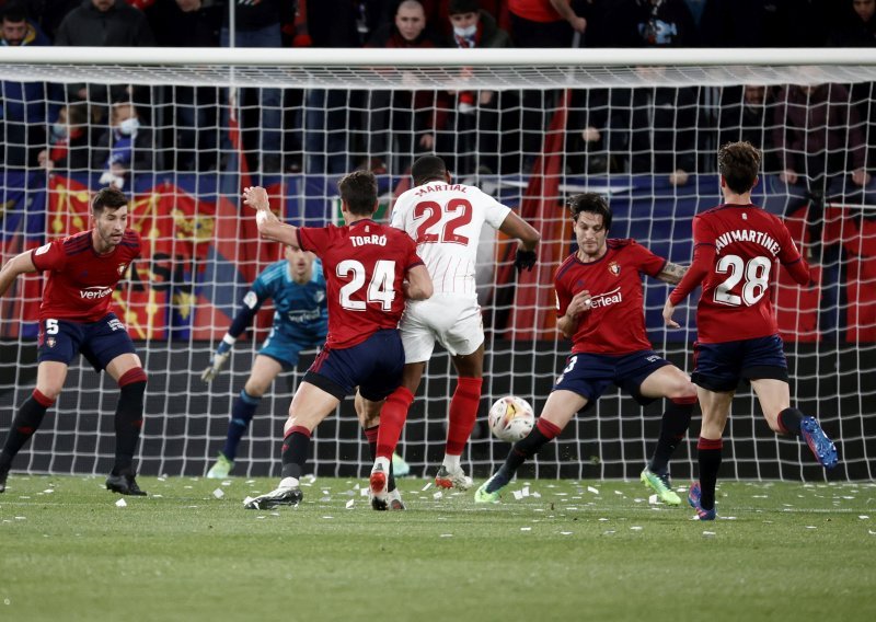 Penal Ivana Rakitića završio u rukama Sergija Herrere; da je zabio Sevilla bi došla samo na bod od vodećeg Reala