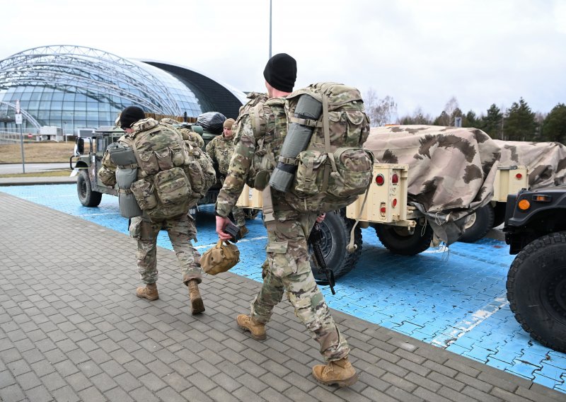 NATO će pojačati savezničke snage na Baltiku i u Poljskoj ostanu li ruske trupe u Bjelorusiji