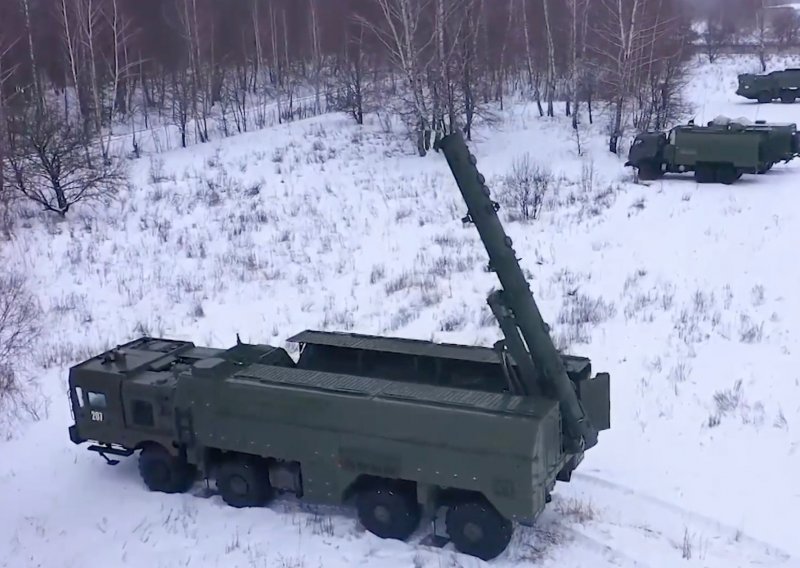 Rusi se raspisali o tome da bi zbog ukrajinske krize mogli rasporediti svoje rakete u Srbiju. Je li to zbilja realno?