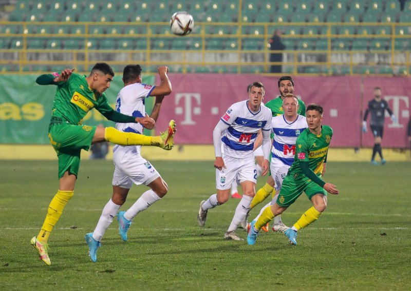 Osijekov pobjednički gol nije regularan, Antonio Mance bio je u zaleđu?!
