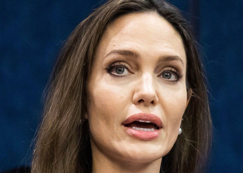 Angelina Jolie se oglasila o situaciji u Ukrajini, a ondje je doputovao Oskarovac Sean Penn