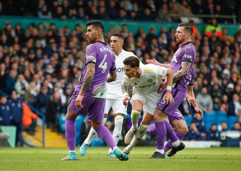 [FOTO] Nogometaši Leedsa doživjeli su debakl kod kuće, Tottenham i Antonio Conte sve su riješili već nakon pola sata igre