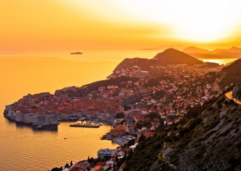 Neka mjesta na svijetu imaju najspektakularnije izlaske i zalaske Sunca, a u Hrvatskoj to mjesto se skriva u Dubrovniku