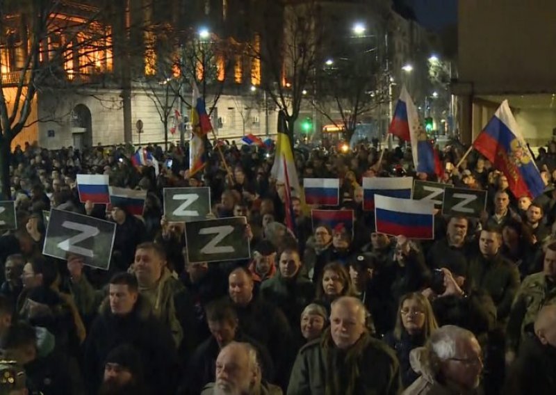 Desničari u Beogradu prosvjedom podržali Rusiju, Vučića nazvali 'izdajnikom'