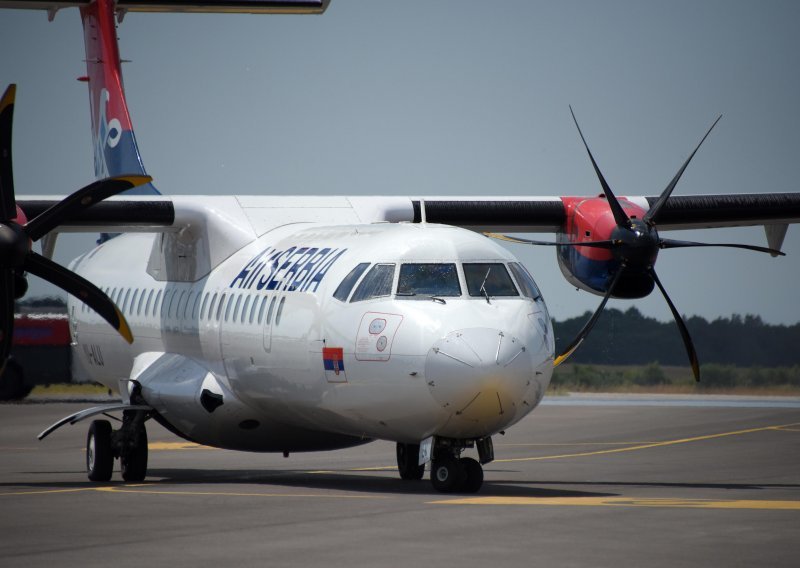 Zbog dojave o bombi avion Air Serbia na letu za Moskvu se vratio u Beograd