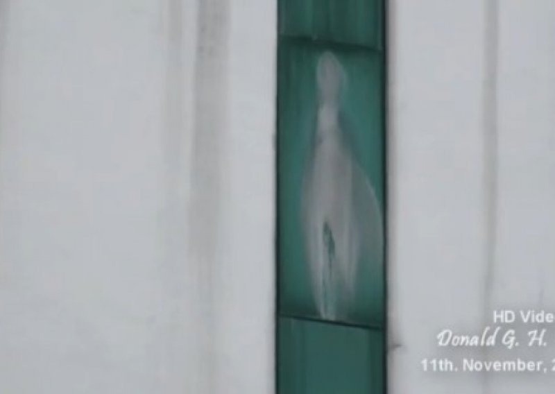 Djevica Marija na prozoru privukla horde hodočasnika