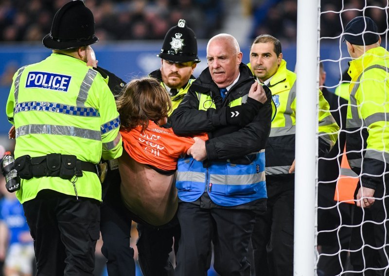 Everton srušio Newcastle, a utakmicu obilježio incident na početku drugog dijela: Izdali ste nas, uništavate budućnost naše djece