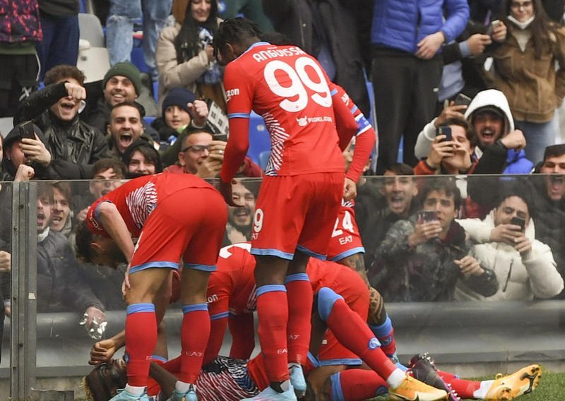[FOTO] Nakon početnog šoka Napoli okrenuo Udinese i zadržao korak u borbi za Scudetto. Proslavio se Osimhen