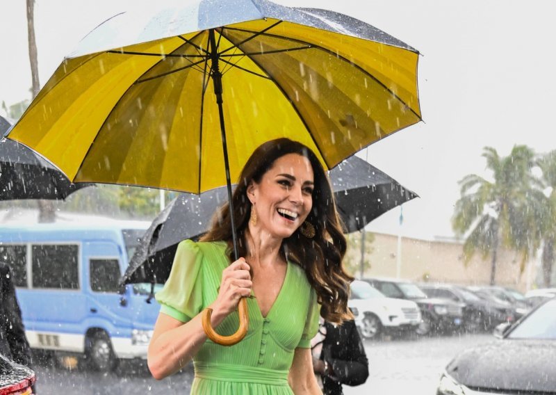 Vojvotkinja Kate Middleton na Bahamima usred kišne oluje: Ništa nije uspjelo pokvariti dobro raspoloženje i pravi proljetni stajling