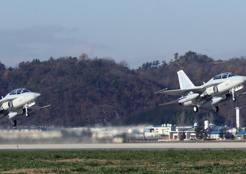 Sudarila se dva zrakoplova za obuku u Južnoj Koreji, poginula 3 osobe