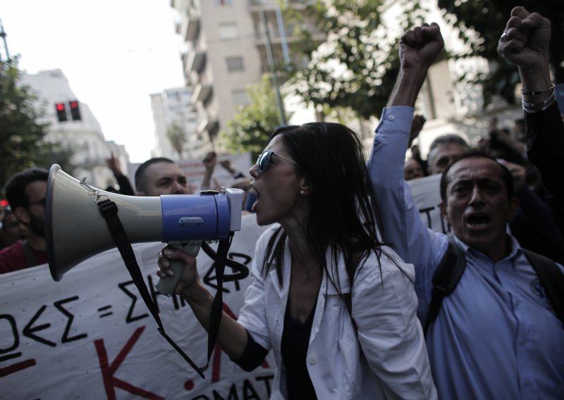 Generalni štrajk i prosvjedi u Grčkoj: Poremećen prijevoz i nastava, na udaru i bolnice