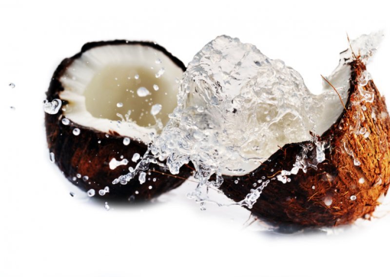 Ima li zabavnijeg načina za otvaranje kokosa?
