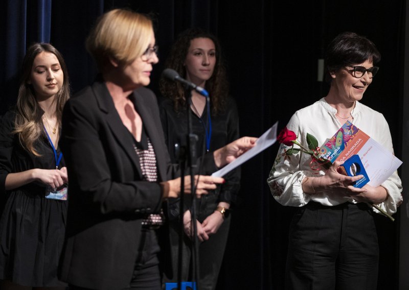 Dodjelom nagrada mladim dramatičarima sinoć je svečano otvoren 15. Festival Mali Marulić