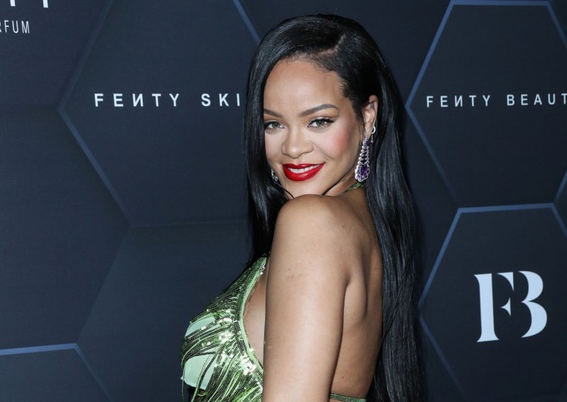 O neplaniranoj trudnoći, ljubavi i majčinskim strahovima: Rihanna otvorila dušu za Vogue i pokrenula novi trend