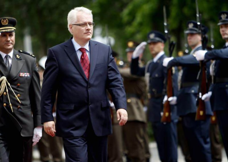 Josipović sljedećeg tjedna u Elizejskoj palači