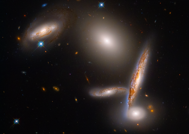 [VIDEO] Hubble nas je počastio za rođendan: Pogledajte fotografiju pet šarenih galaksija