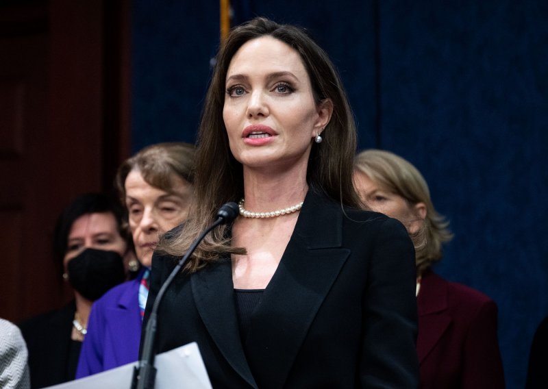 Optužnica koja je zaintrigirala javnost: Svi se pitaju tuži li Angelina Jolie anonimno FBI