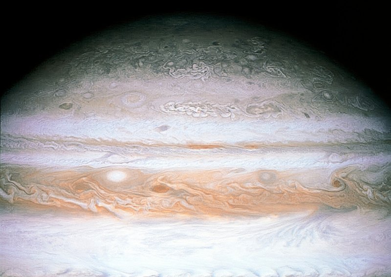 Fascinantni Jupiter: Okićen masivnim olujama, ovaj plinoviti div krije brojne tajne